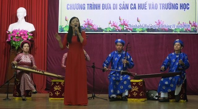 Hình thành mô hình câu lạc bộ ca Huế tại 3 trường học