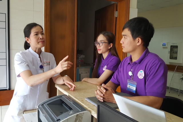 Tập huấn kỹ năng hỗ trợ bệnh nhân Lào