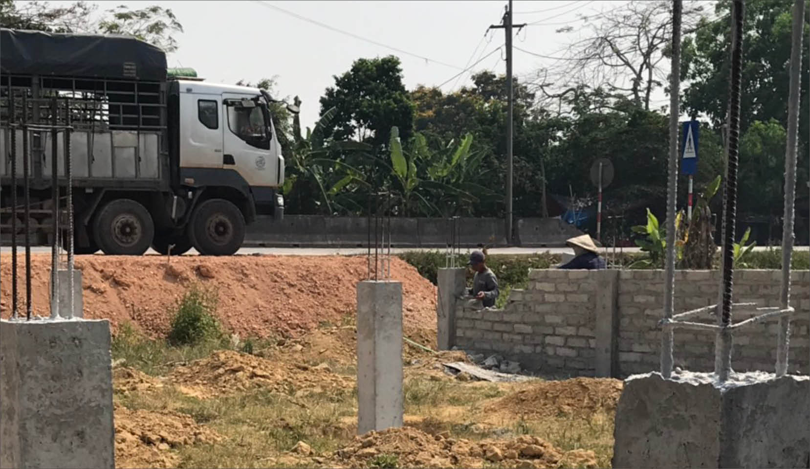 Xem xét nguyện vọng xây dựng cửa hàng kinh doanh tạm của gia đình ông Nguyễn Văn Trái