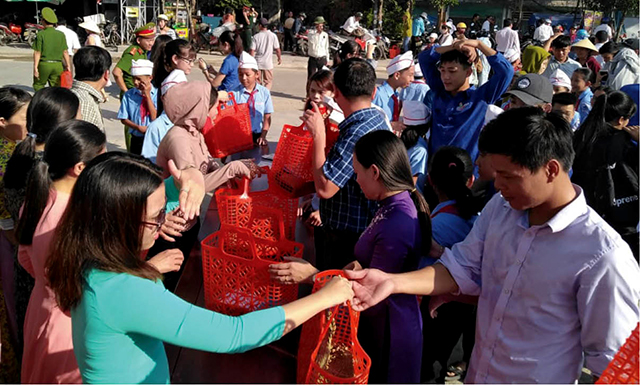 Nhờ có bàn tay phụ nữ