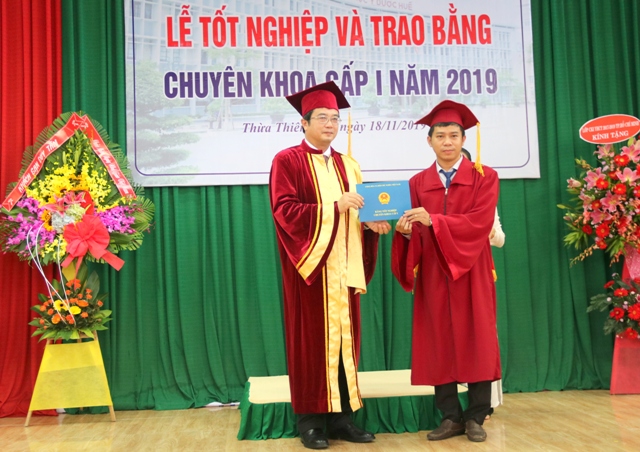 Trao bằng chuyên khoa cấp I cho 438 học viên