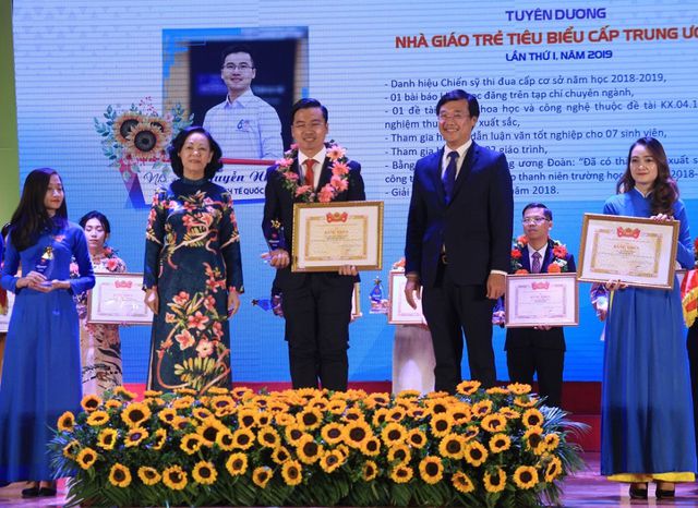 75 nhà giáo trẻ tiêu biểu nhận giải thưởng của Trung ương Đoàn