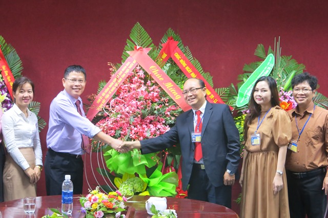 Nhiều hoạt động tôn vinh người thầy