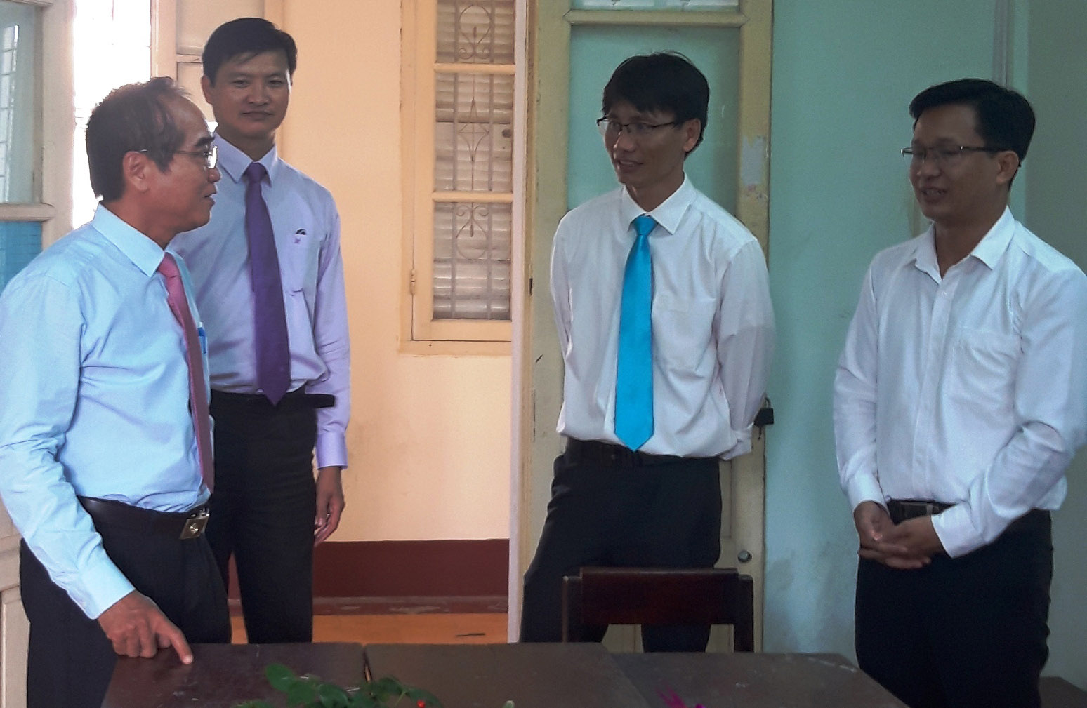 Lãnh đạo tỉnh thăm, chúc mừng các đơn vị giáo dục