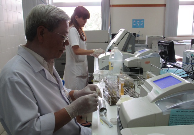 Tập huấn kiểm soát nhiễm khuẩn bệnh viện