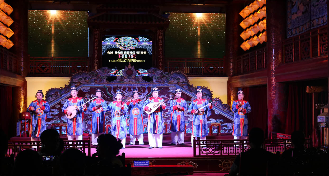 “Tinh tế đúng chất cung đình”