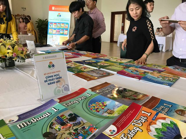 Chiều nay, công bố sách giáo khoa lớp 1 mới