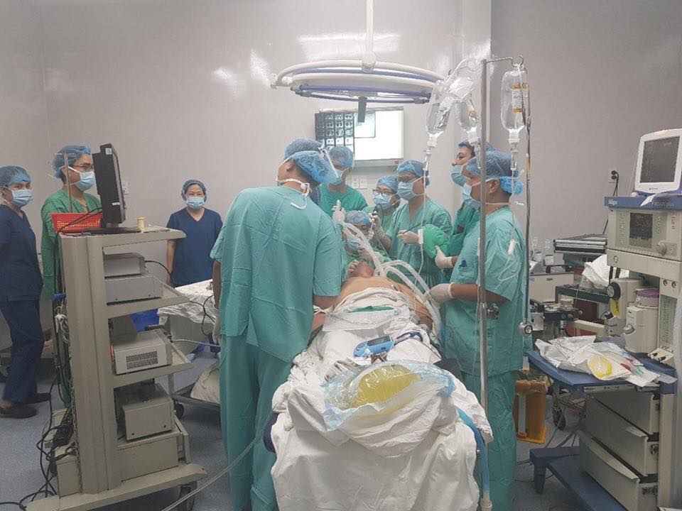 Performing bronchoscopy to remove a fish from patient s lungs