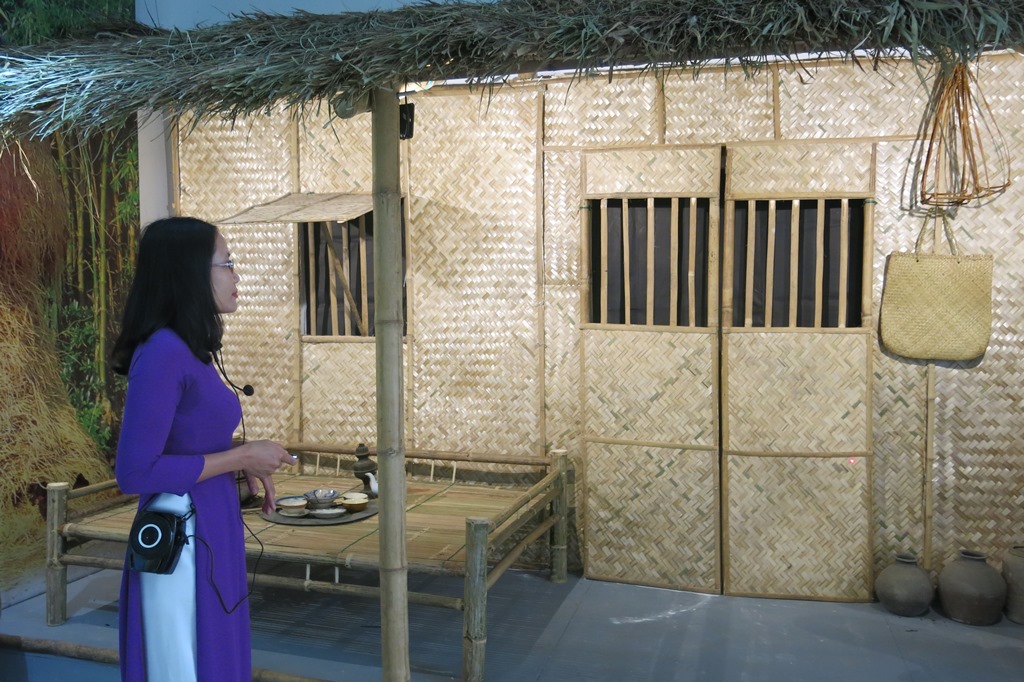Recreating the rural image with traditional agricultural tools