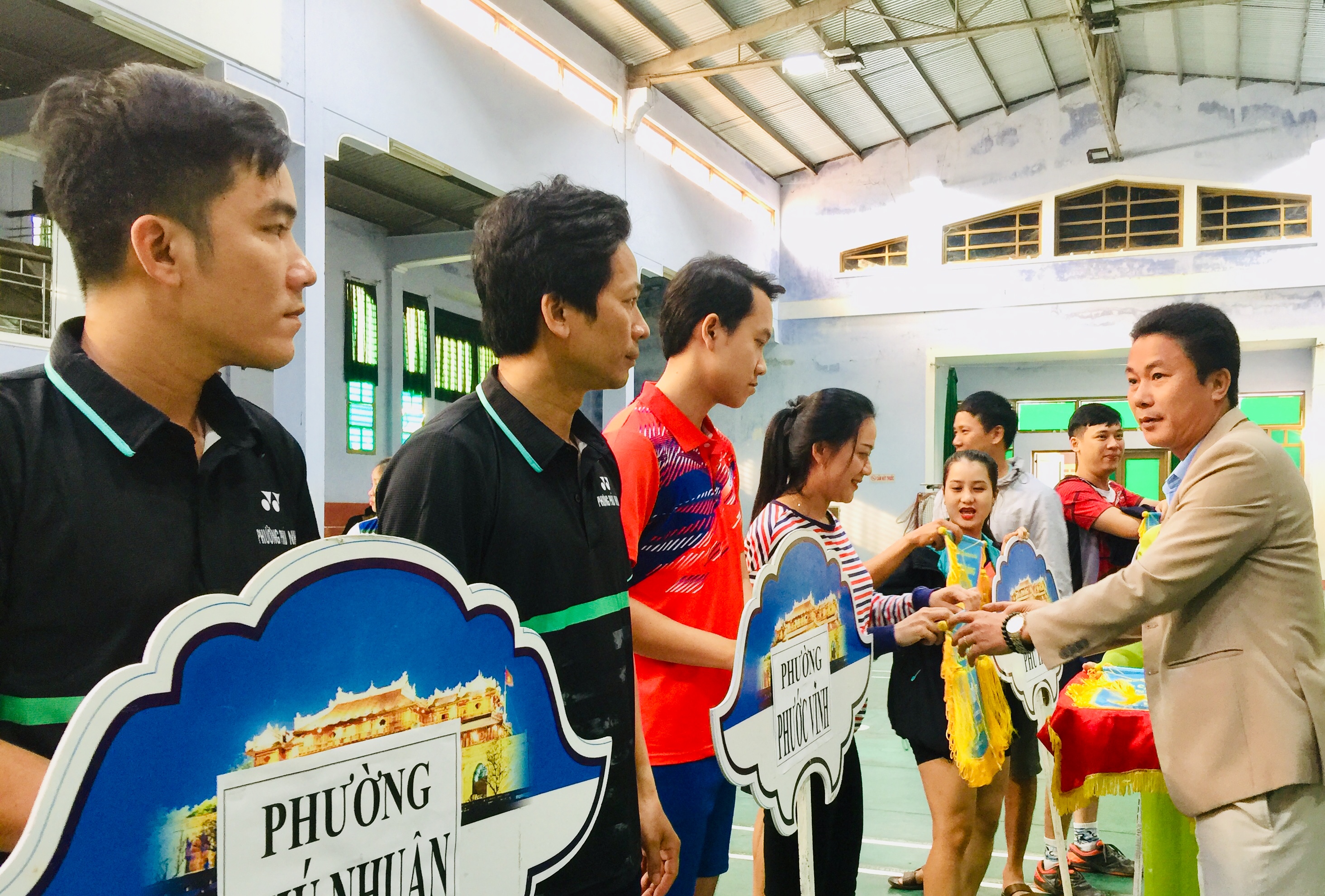 Vận động viên 9 phường dự tranh giải cầu lông thành phố