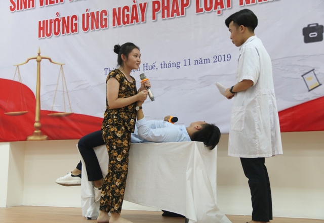 250 sinh viên Trường ĐH Sư phạm hưởng ứng Ngày pháp luật