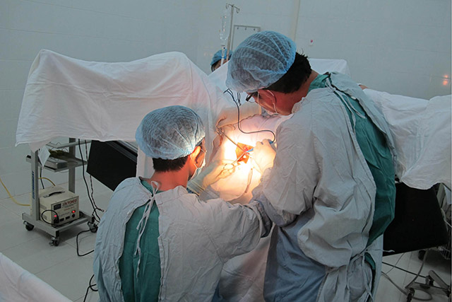 Sức ép từ vượt quỹ bảo hiểm y tế