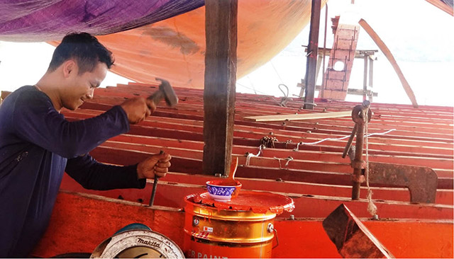 Cơ sở đóng tàu “đói” đơn hàng