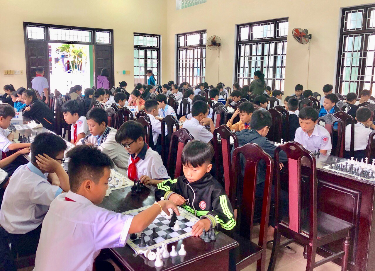Học sinh 28 trường ở Hương Thủy tranh tài cờ vua Hội khỏe Phù Đổng