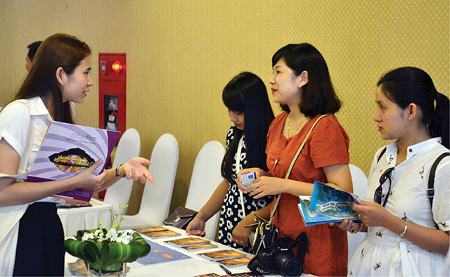 Linh hoạt để hút khách nội địa