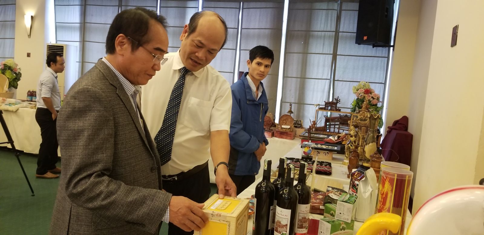 Enterprises in Hue need to create products with better quality and design