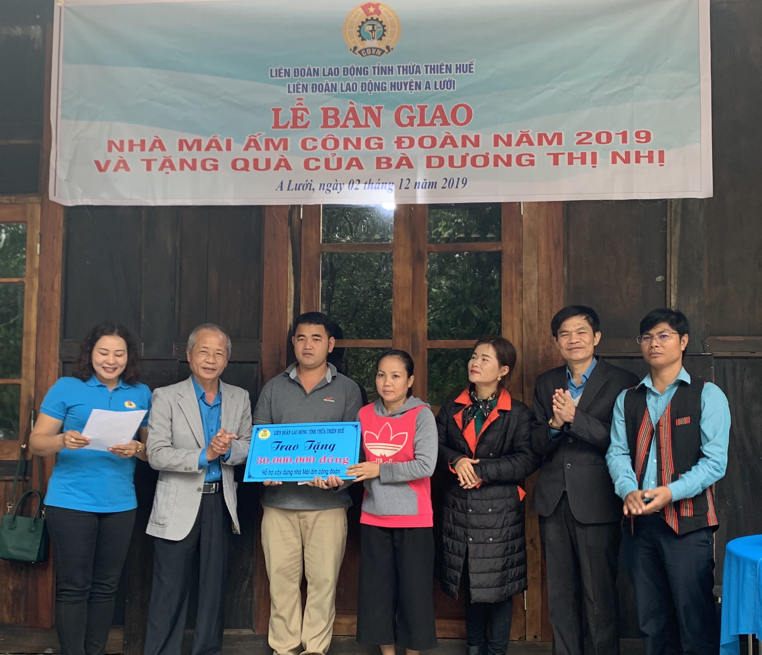 Khánh thành “Mái ấm Công đoàn” tại xã Hồng Hạ