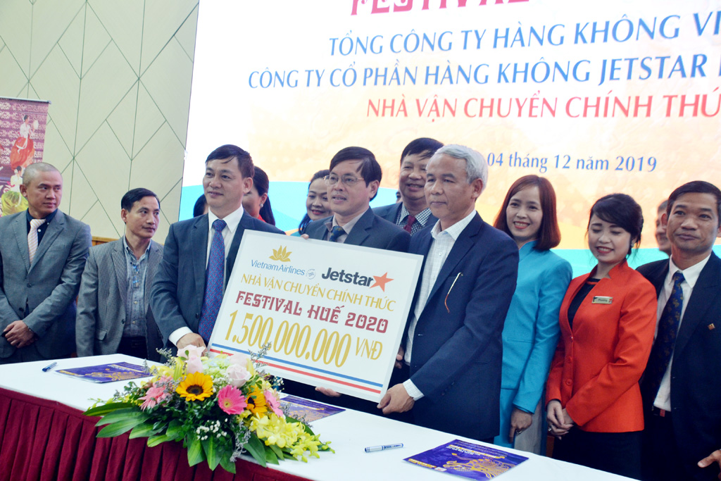 Hue Festival 2020 has official carriers