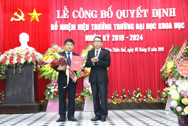 Công bố Quyết định bổ nhiệm Hiệu trưởng Trường ĐH Khoa học, ĐH Huế