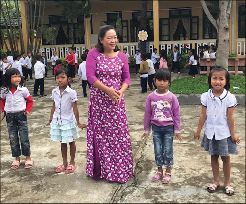 Cô hiệu trưởng kiên quyết nhưng nhiệt tình