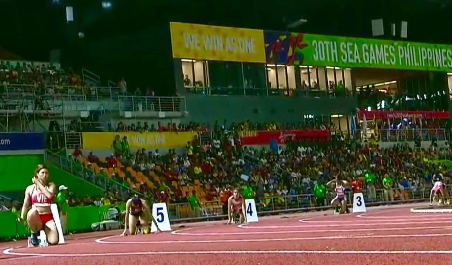 SEA Games 30 Yến Hoa cùng đồng đội giành HCĐ nội dung 4x100m nữ