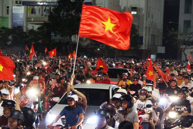 Nhiều nơi lắp màn hình lớn cổ vũ đội tuyển U22 Việt Nam