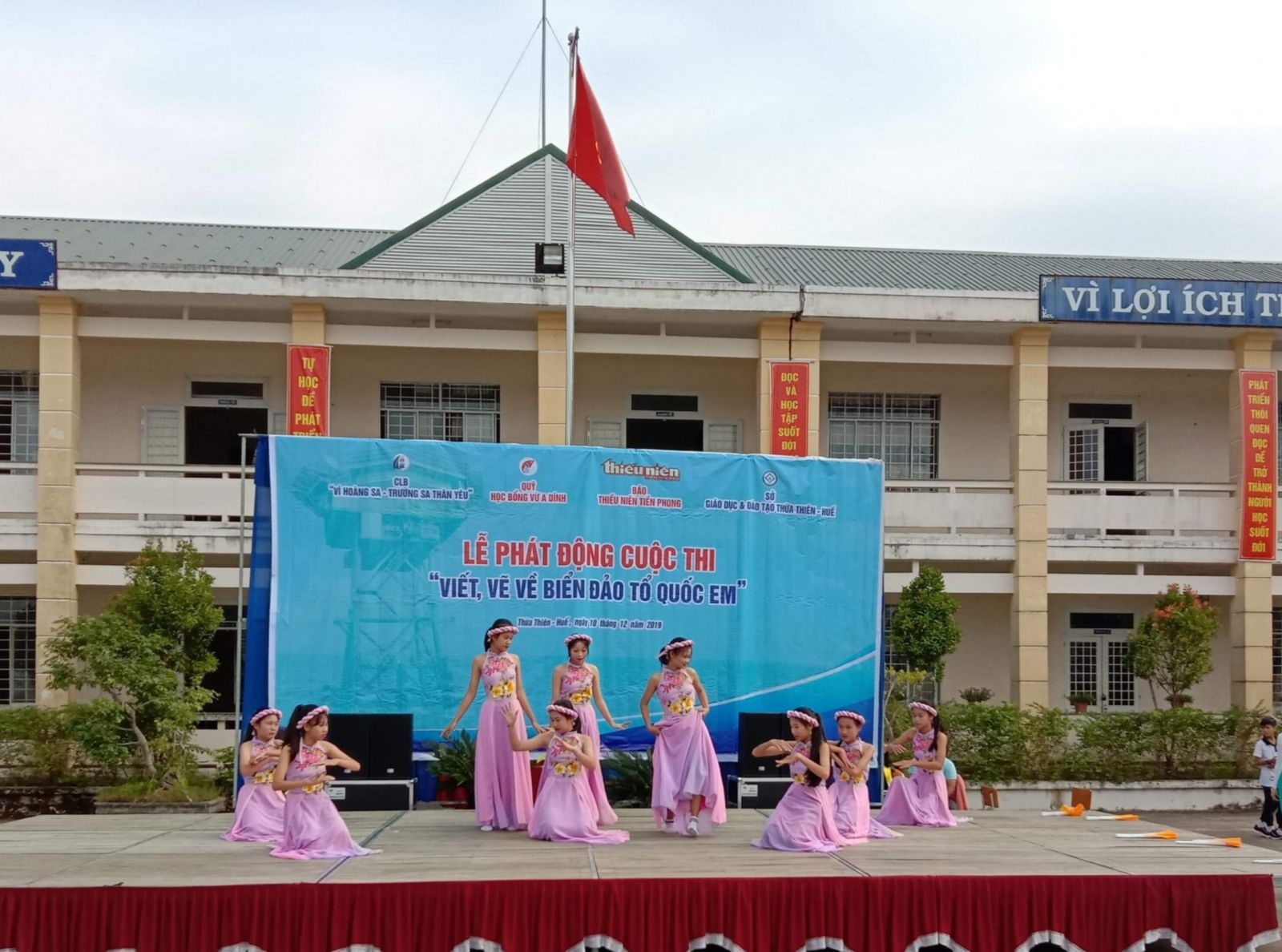 Launching the contest of writing and painting about homeland’s sea and islands