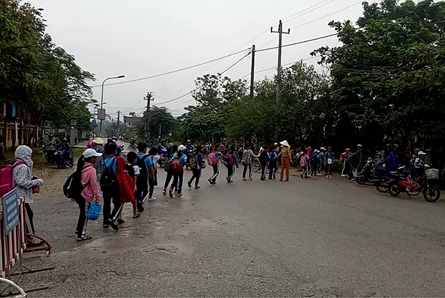 Phong Điền Đảm bảo an toàn giao thông trước cổng trường