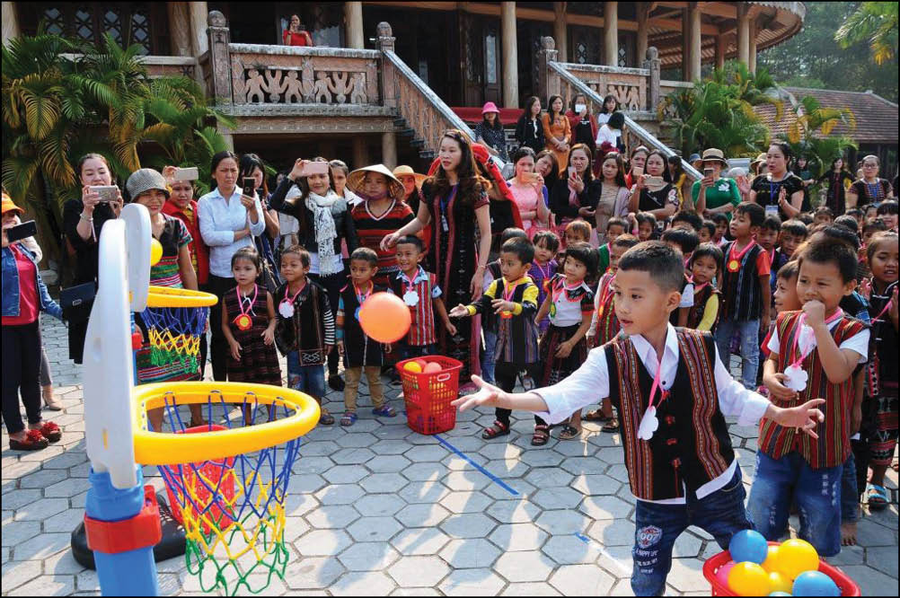 Trẻ dân tộc tự tin vào lớp 1