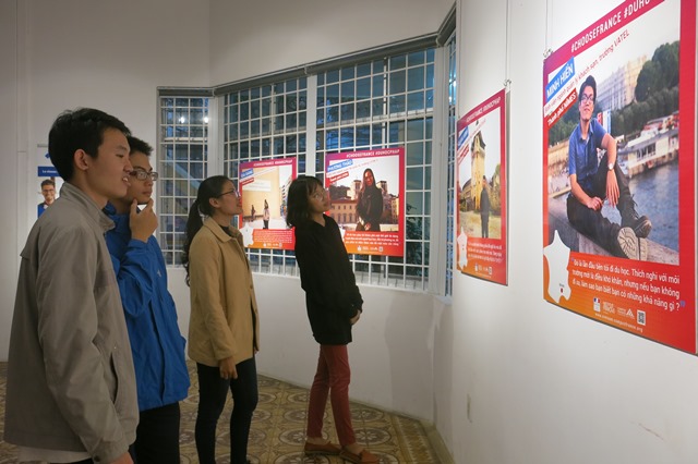 Photographic exhibition of studying in France opens in Hue