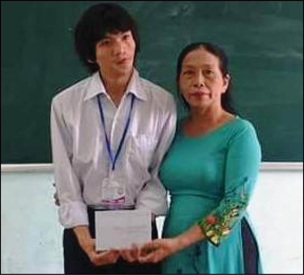 Vượt qua mặc cảm, đam mê học tập