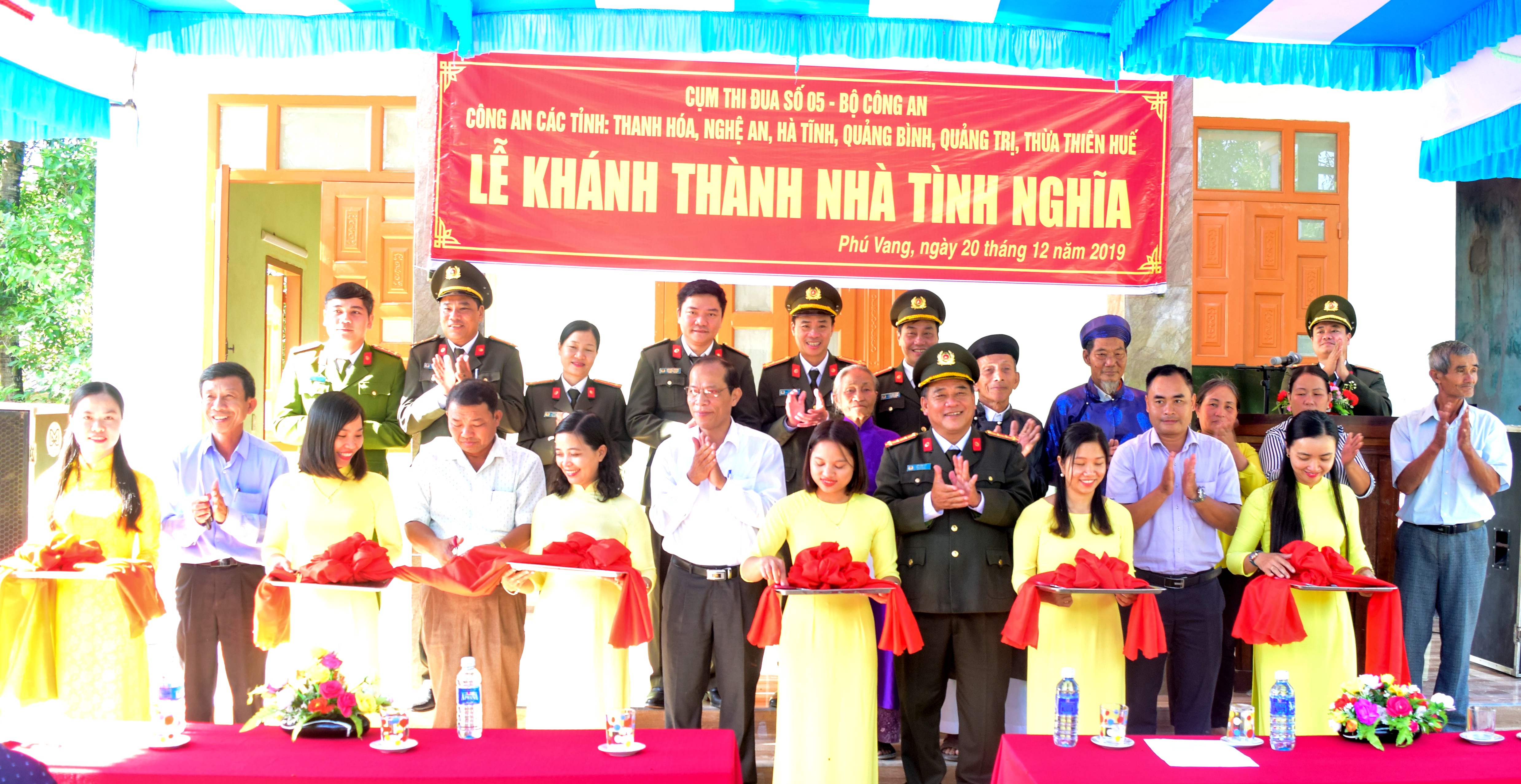 Cụm thi đua số 5 Bộ Công an bàn giao “Nhà tình nghĩa”