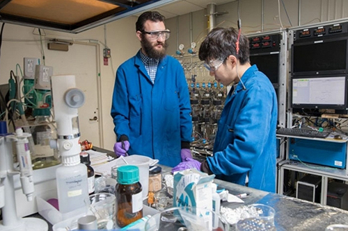 IBM nghiên cứu thành công pin sạc nhanh, an toàn