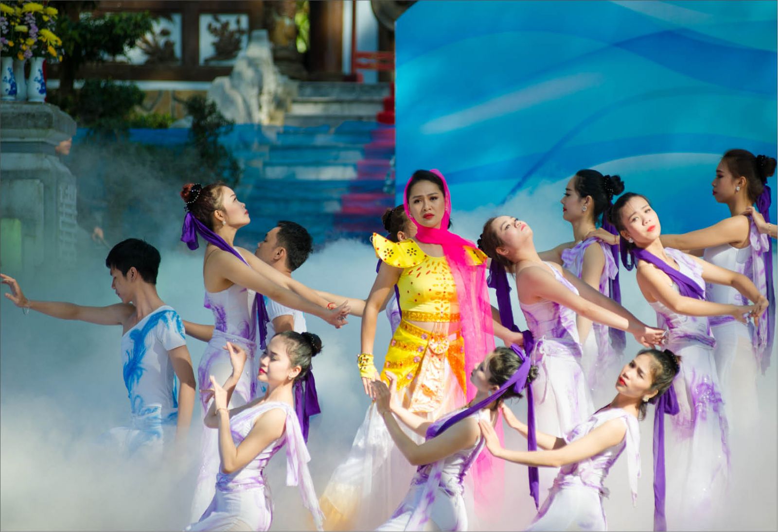 Once-famous Hue Singing drama