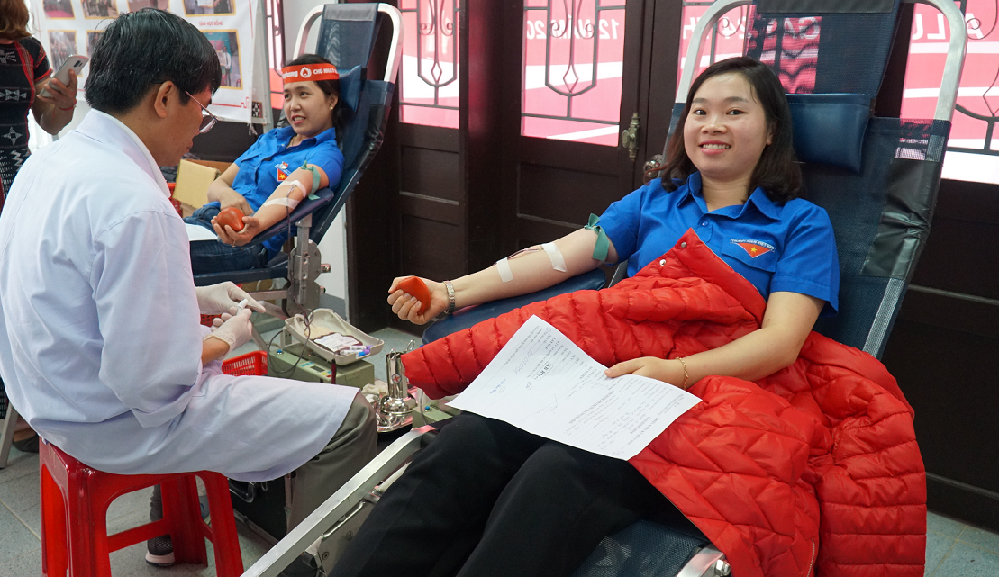 Tiếp nhận 305 đơn vị máu trong ngày hội “Chủ nhật Đỏ”