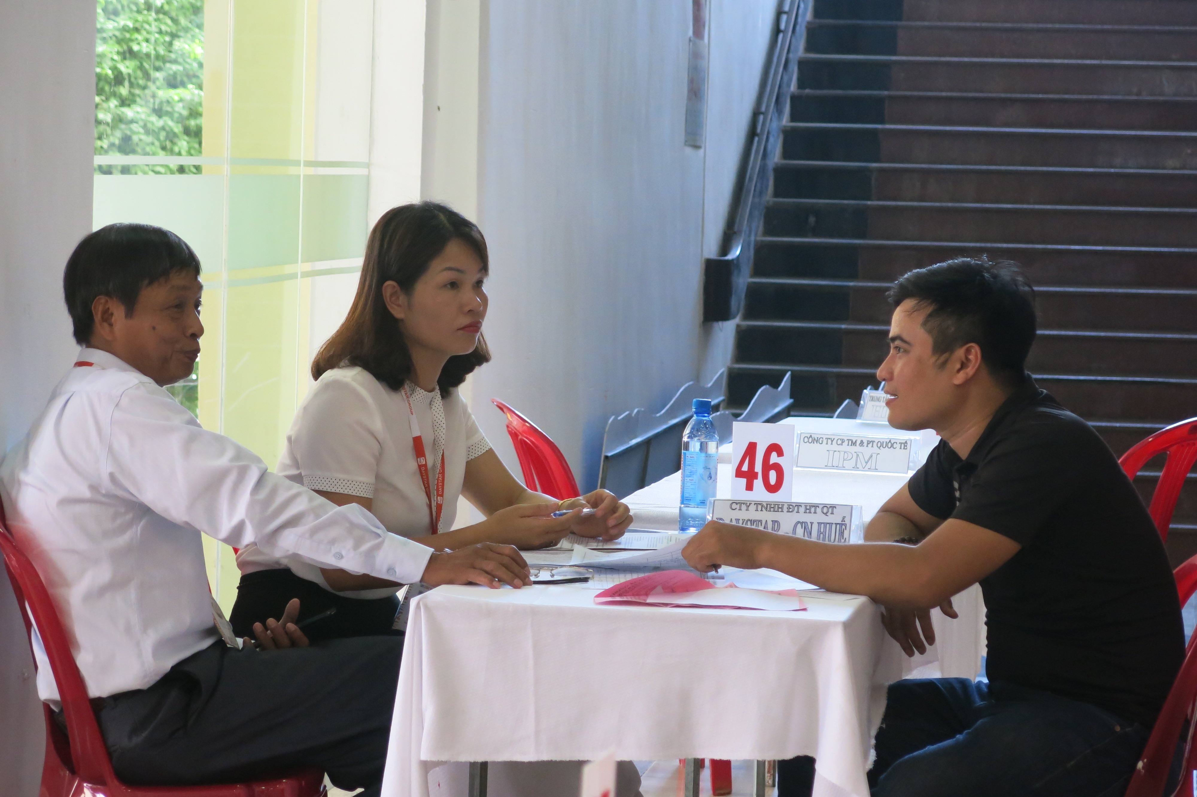 Giải quyết việc làm và việc làm mới cho 9 500 lao động