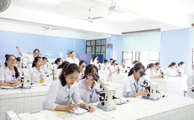 Hơn 90 đề tài tham gia hội nghị khoa học công nghệ tuổi trẻ Trường đại học Y dược