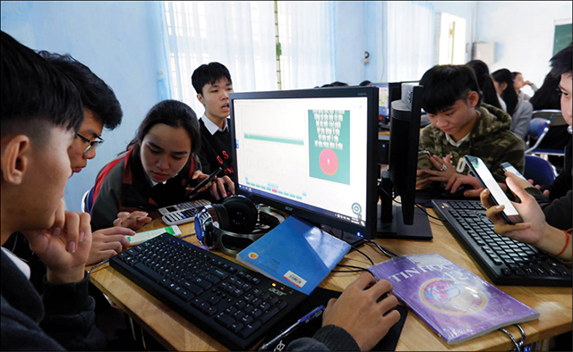 Khởi đầu bằng phòng học thông minh