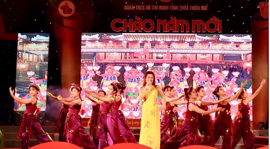 Giới trẻ với hoạt động chào năm mới ý nghĩa