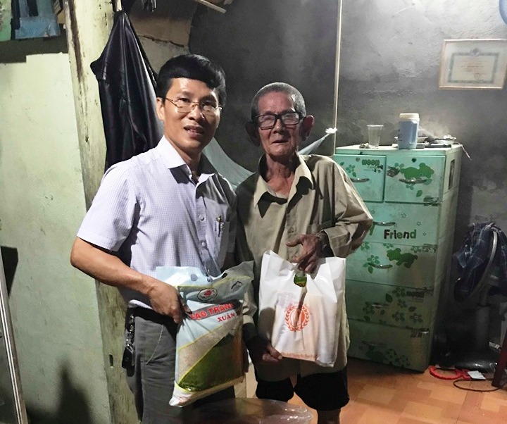 Gom yêu thương, chia sẻ tết với người nghèo