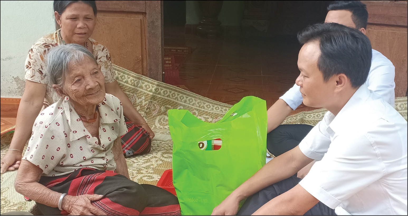 Xuân yêu thương, tết sẻ chia