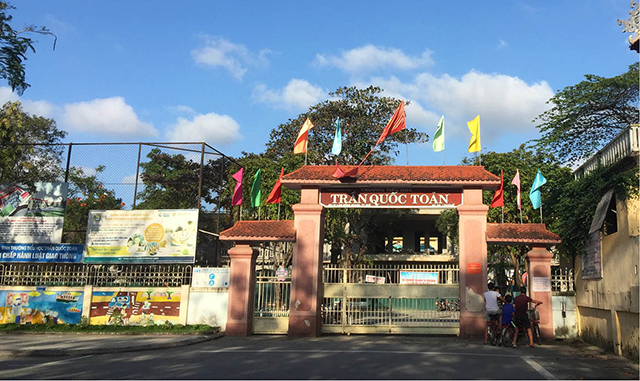 Xác định là sâu canxi - một loại thức ăn cho gà