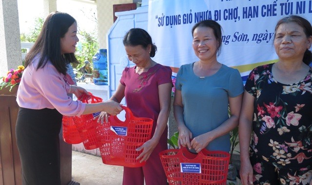 Nhân rộng mô hình “xanh, sạch, đẹp” trong các cấp hội phụ nữ Phong Điền