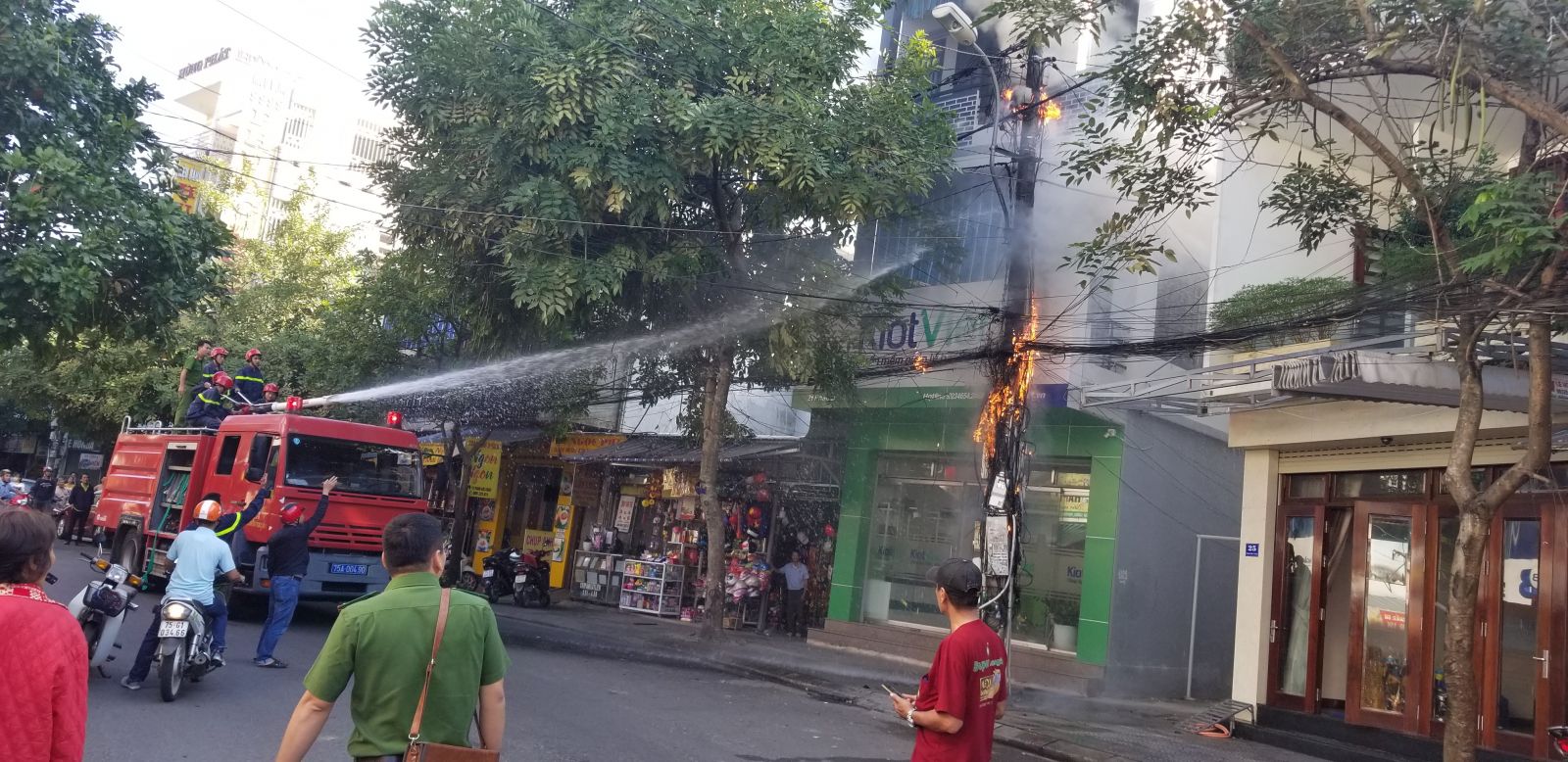 Nhu cầu phụ tải tăng cao dẫn đến cháy đường dây điện trên đường Phan Bội Châu