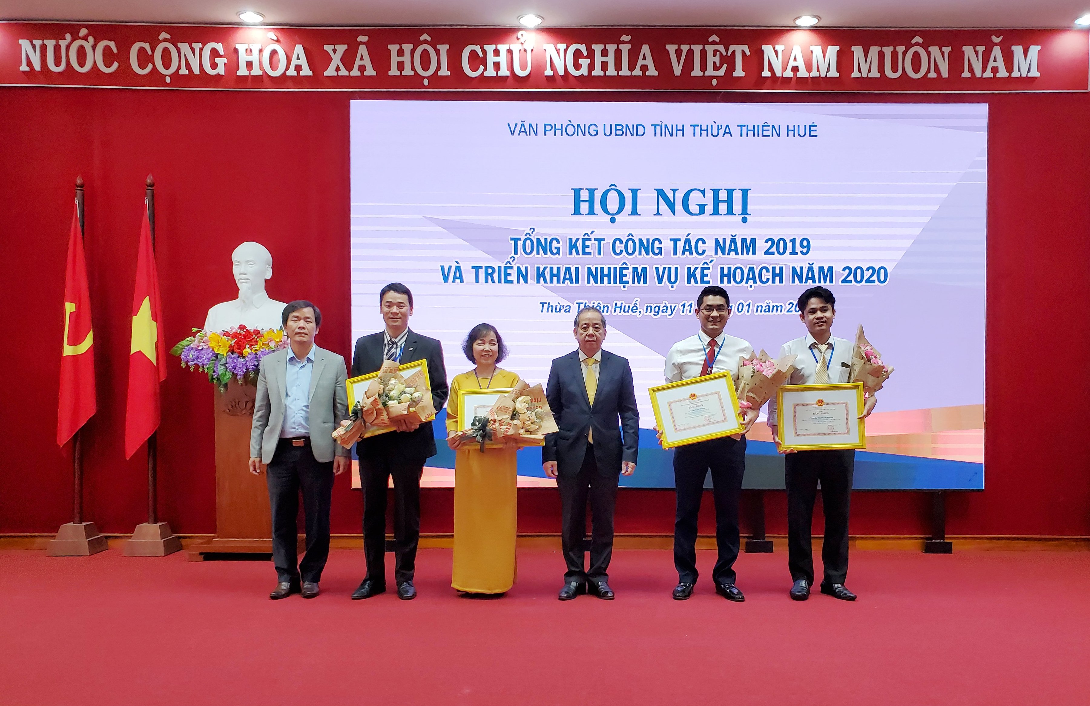 Tiếp tục đổi mới tư duy nhận thức và hành động trong tổ chức thực hiện các nhiệm vụ