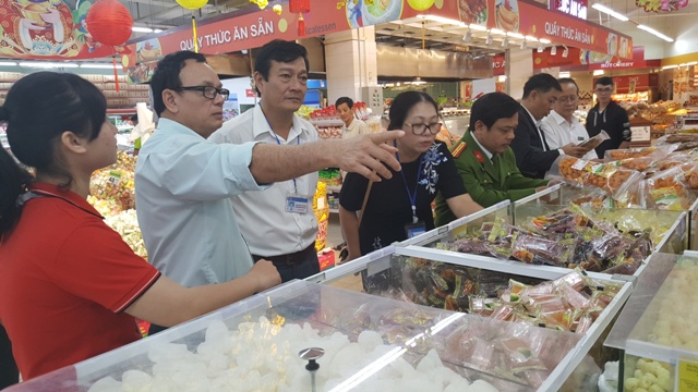 Mọi người kinh doanh, sản xuất, tiêu dùng thực phẩm an toàn