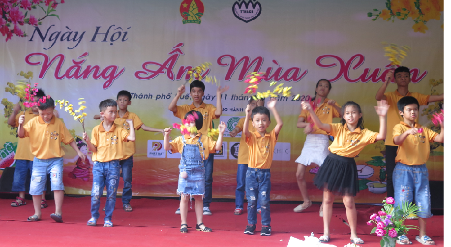 “Nang am mua xuan” Festival for children at social centers