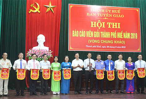 Tăng cường công tác xây dựng Đảng về chính trị - tư tưởng