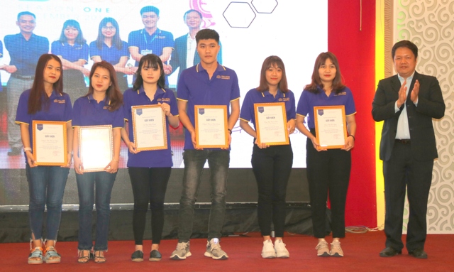 Trường ĐH Phú Xuân ký cam kết việc làm với gần 200 sinh viên