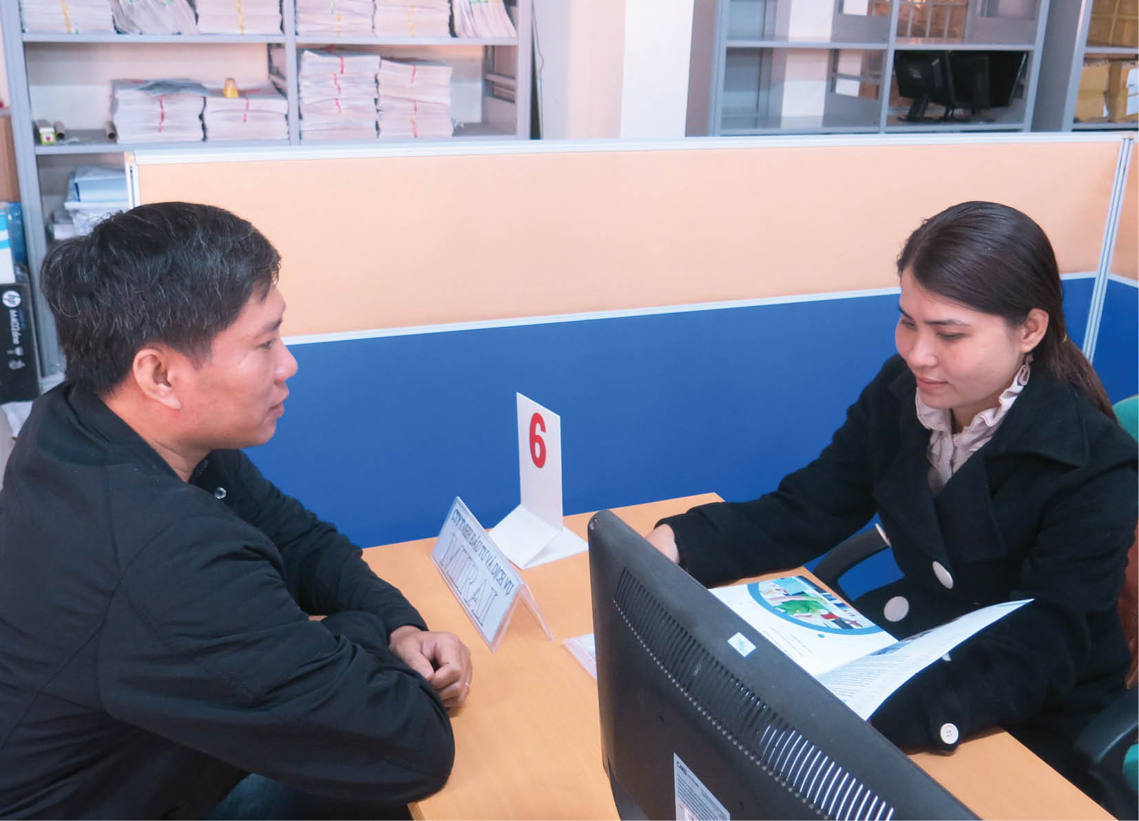 Khan hiếm lao động cuối năm